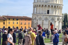 Touristes photographiés à Pise