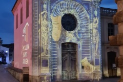 Effets de lumière sur le musée archéologique de l'Hôtel Dieu