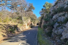 La véloroute passe dans un défilé