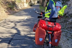La véloroute passe dans un défilé