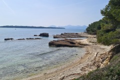 Ile Sainte Marguerite :vue sur l'ile Saint Honorat et l'Esterel