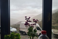 Refugiés au restaurant à Scoffera