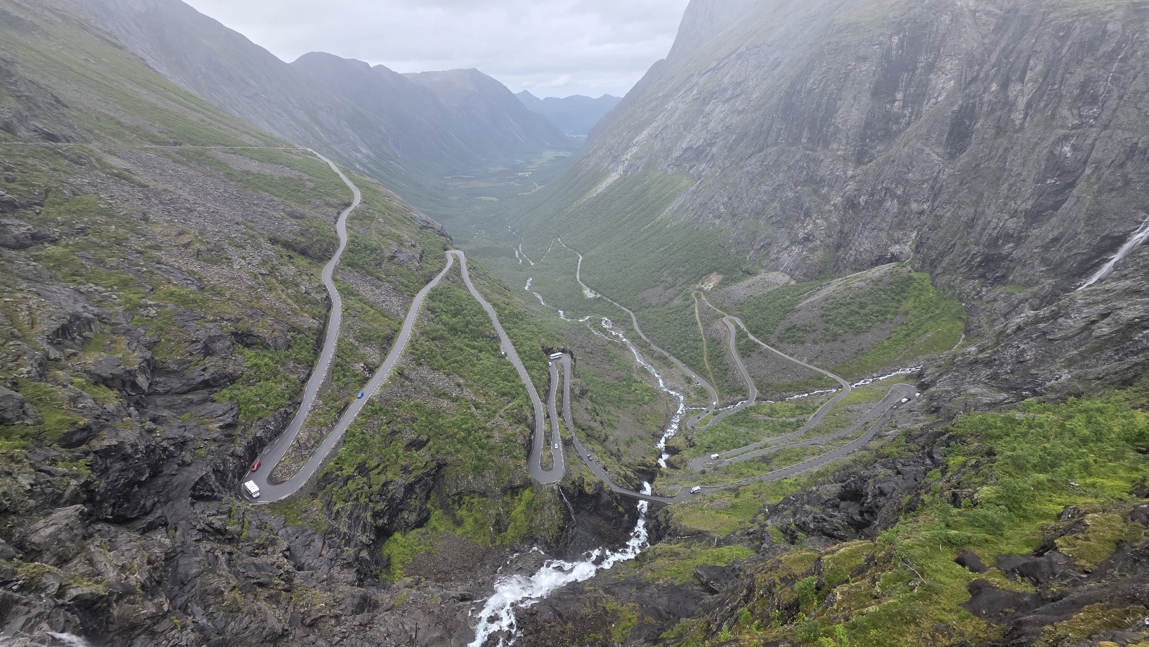 Ludagrendi – Midsund par la route des aigles et celle des trolls